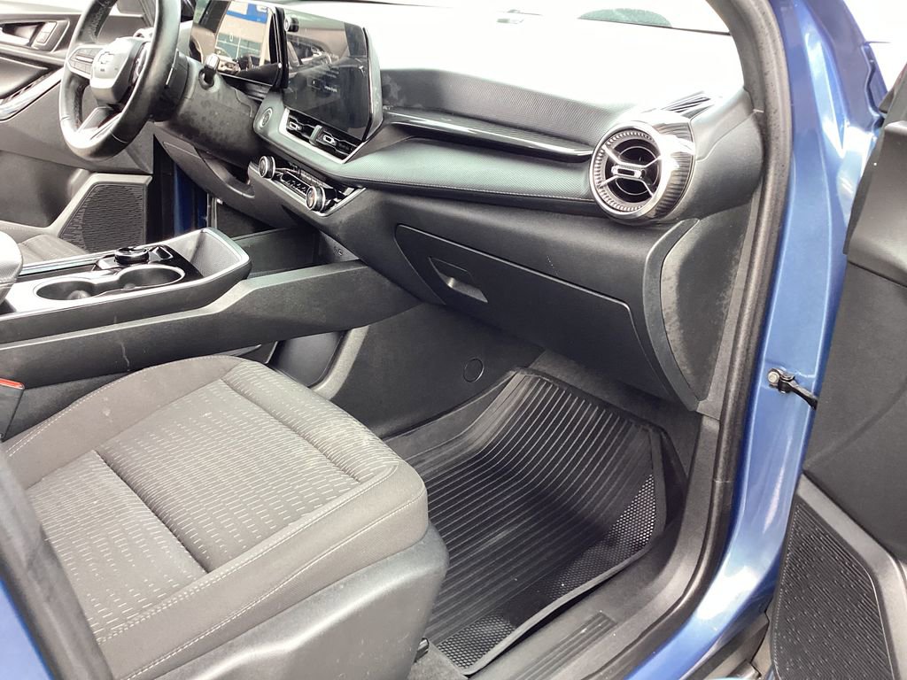 Used 2026 Chevrolet Equinox LT FWD image 11