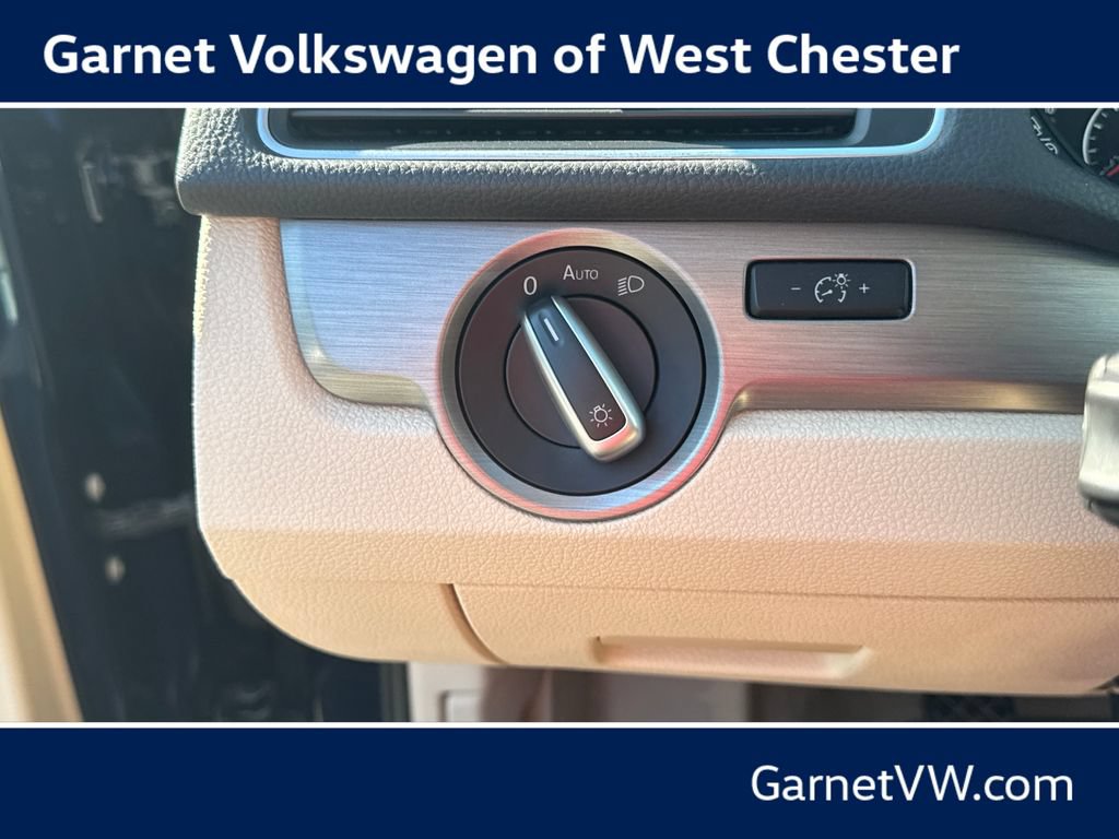 Used 2015 Volkswagen Passat TDI SE FWD image 16