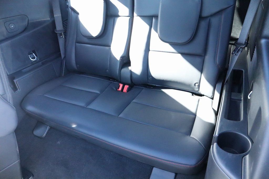 New 2026 Ford Explorer ST-Line w/ ST-Line Street Pack image 13