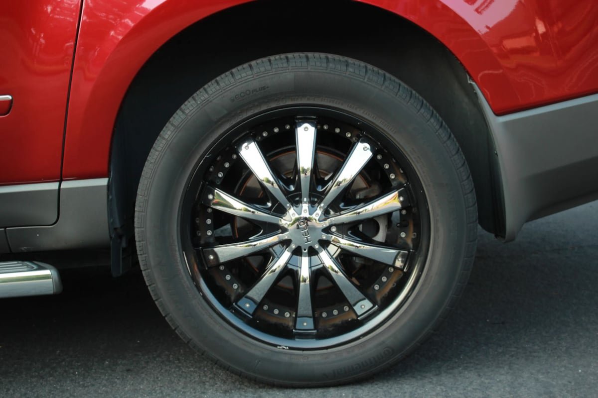Used 2011 Chevrolet Traverse LTZ w/ LPO, 'HIT The Road' Package AWD/4WD image 30