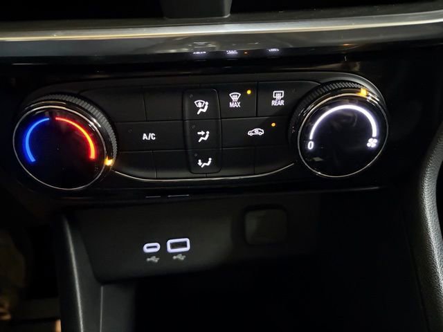 Used 2024 Buick Encore GX Sport Touring AWD/4WD image 40