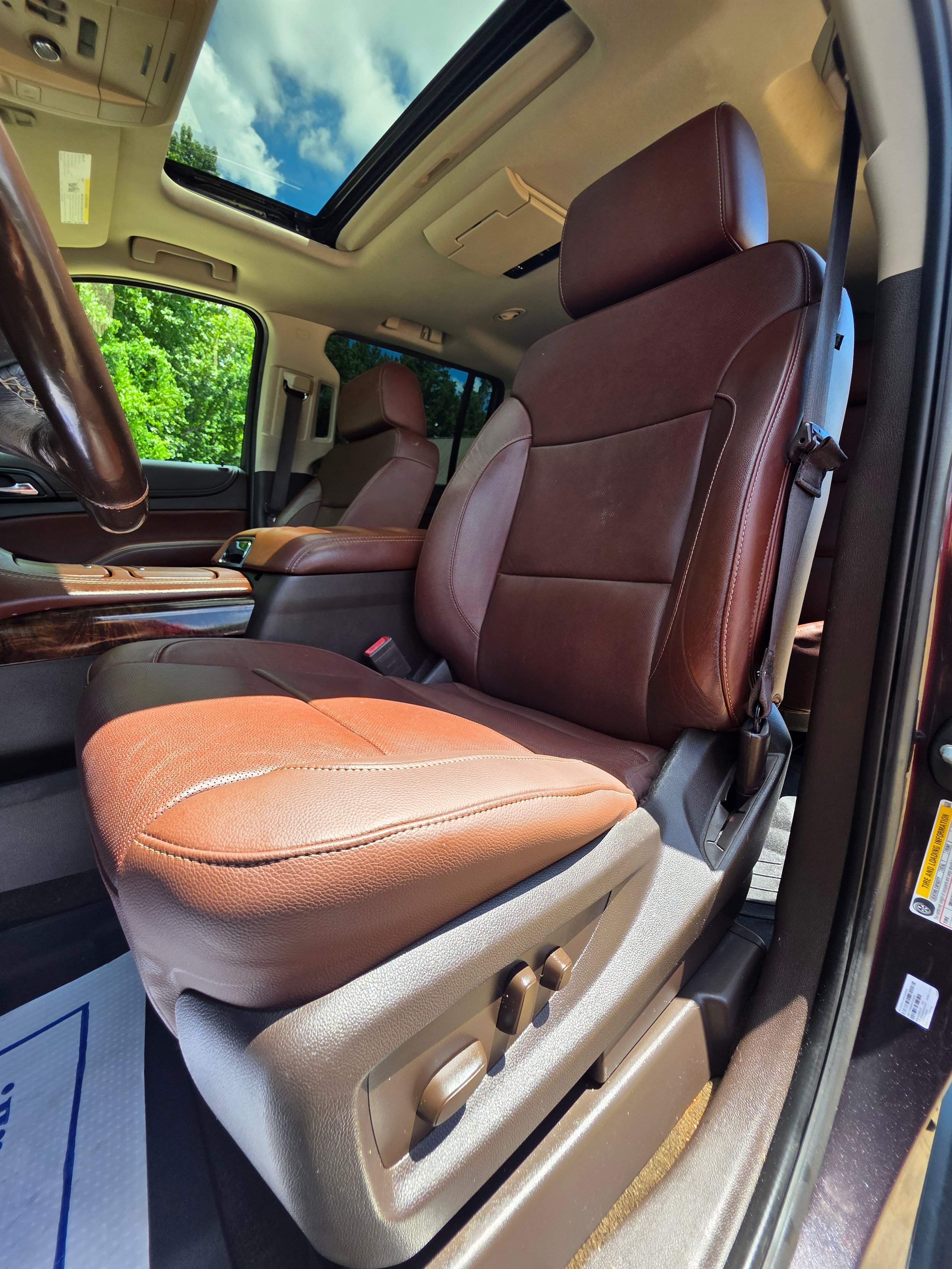 Used 2018 Chevrolet Suburban Premier AWD/4WD image 24