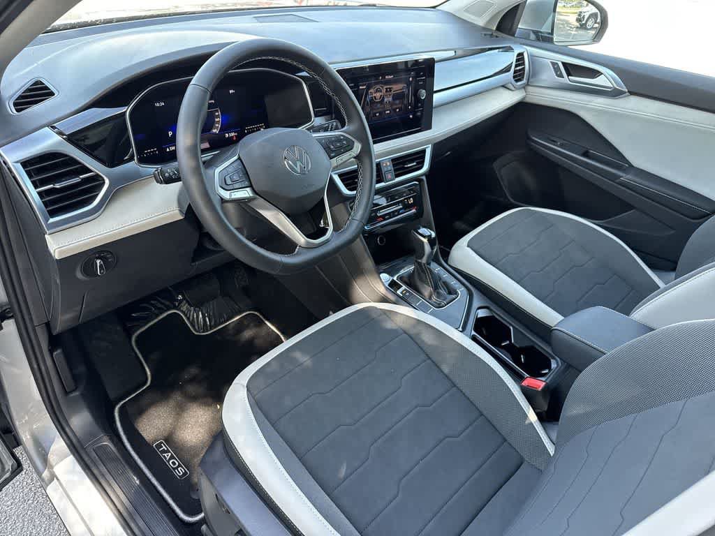 New 2026 Volkswagen Taos SE FWD image 14