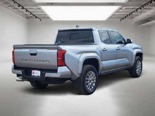 Used 2024 Toyota Tacoma Limited w/ Limited Package (LT) AWD/4WD image 5