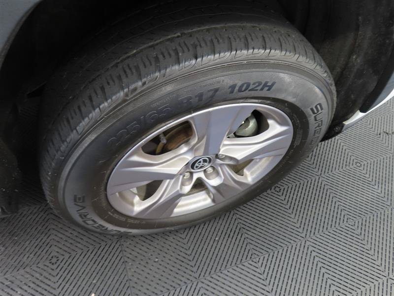 Used 2022 Toyota RAV4 XLE FWD image 9