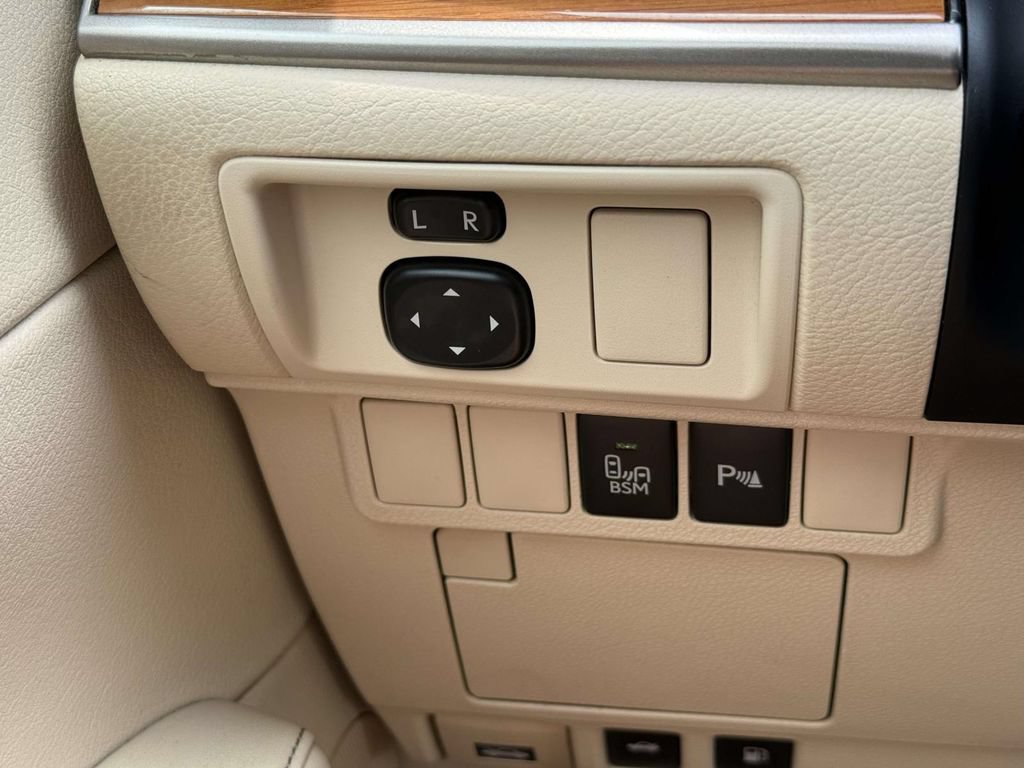 Used 2013 Lexus ES 300h w/ Luxury Pkg FWD image 23