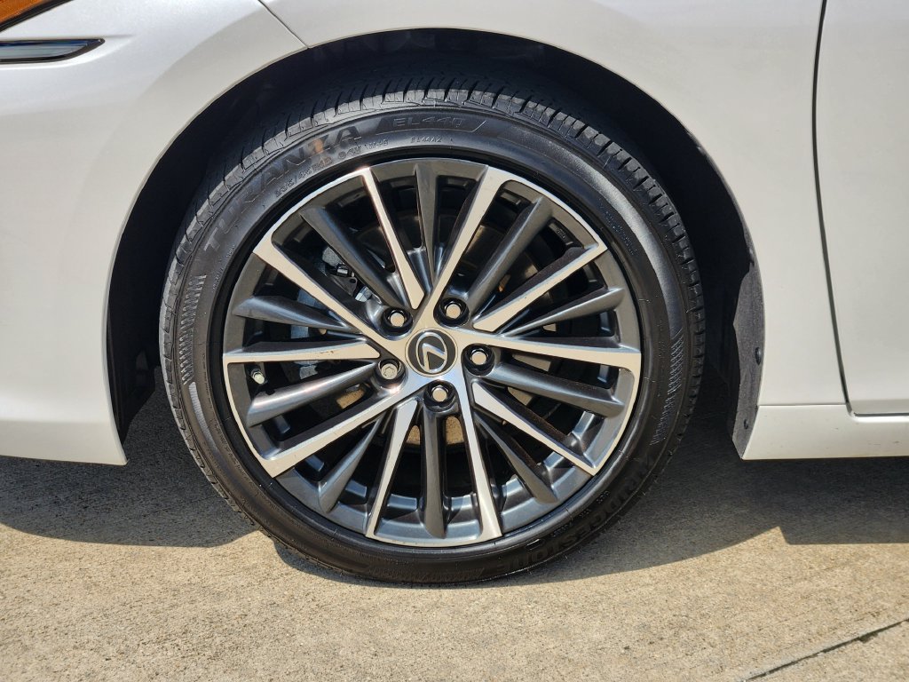 Certified 2025 Lexus ES 350 w/ Premium Package FWD image 10