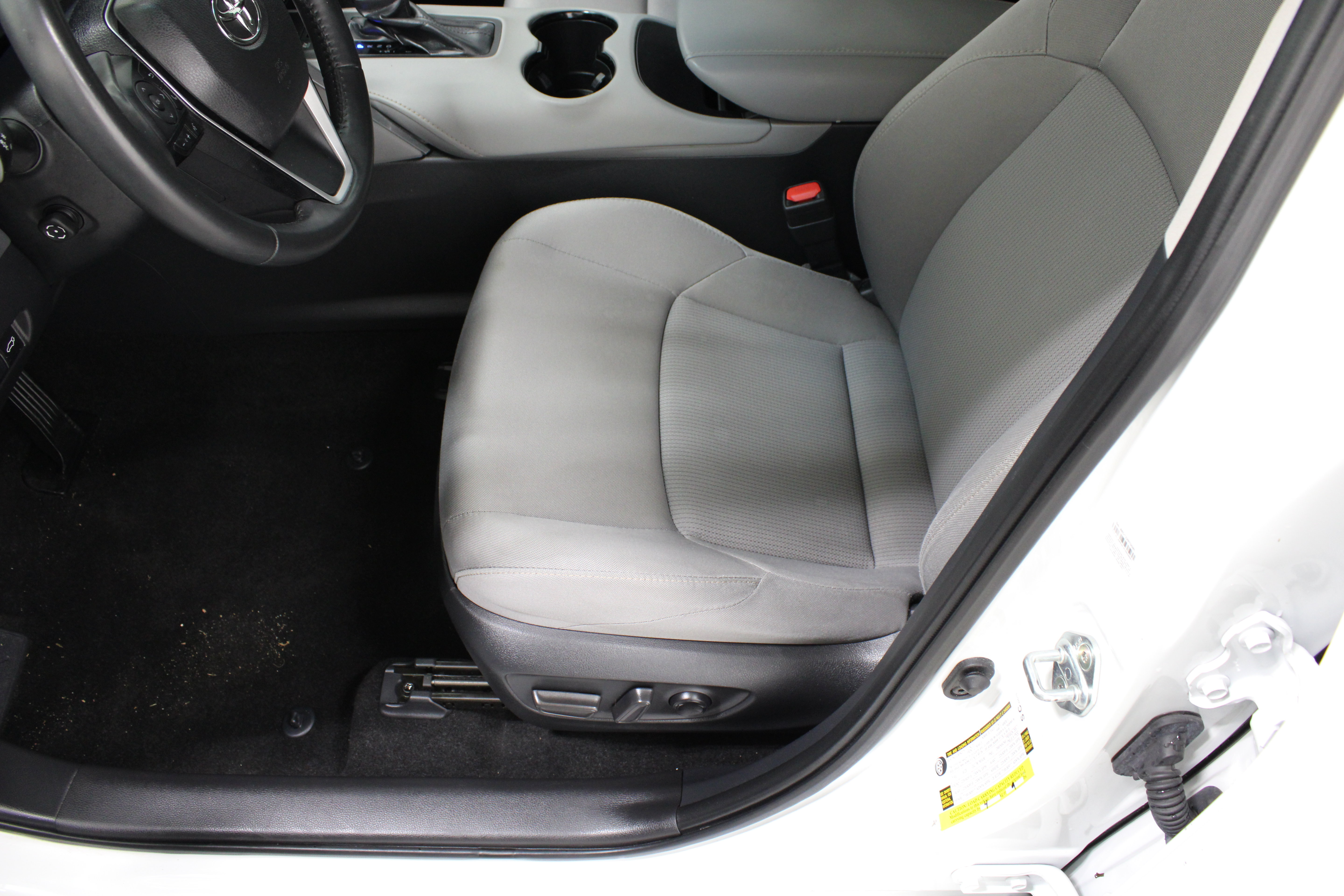 Certified 2023 Toyota Venza LE AWD/4WD image 15