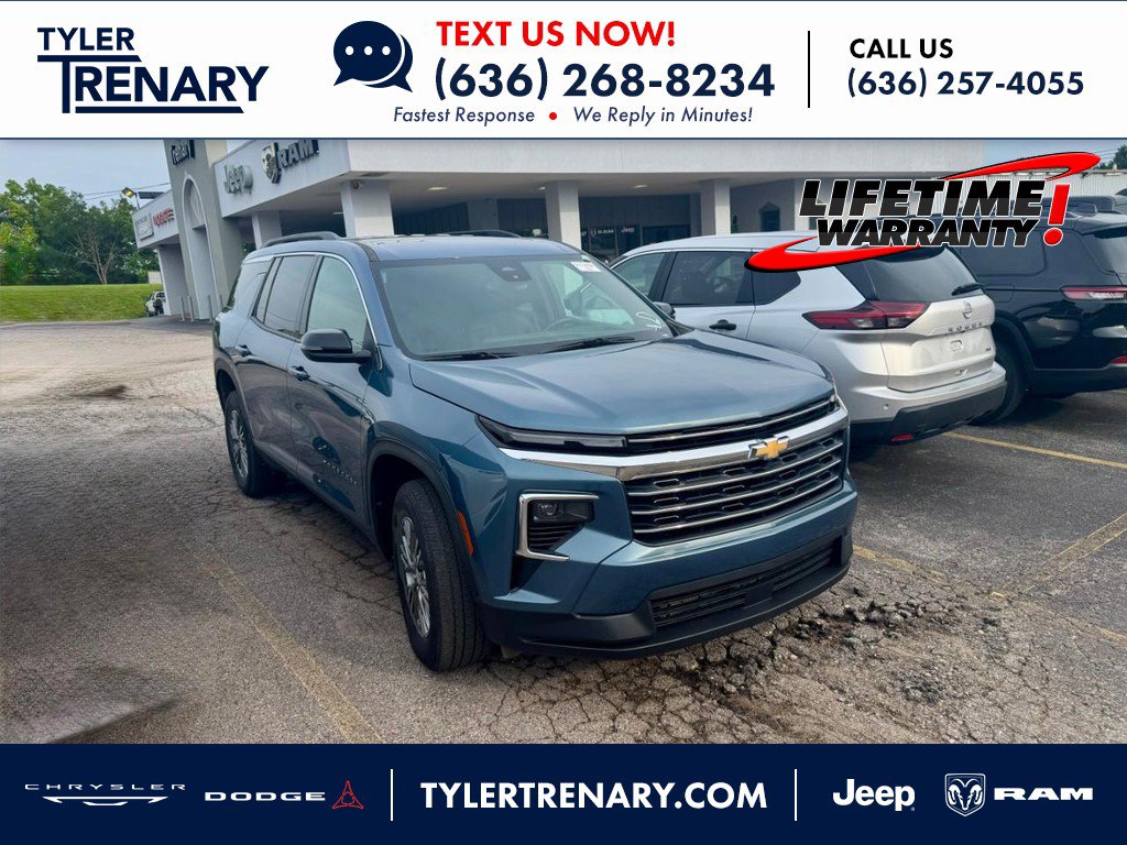 Used 2025 Chevrolet Traverse LT AWD/4WD image 1