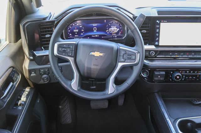 Used 2025 Chevrolet Silverado 2500 LTZ w/ LTZ Plus Package AWD/4WD image 23