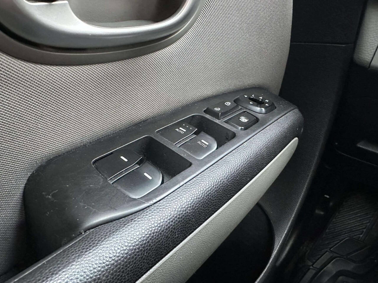 Used 2014 Kia Soul + w/ UVO w/Eservices Package image 24