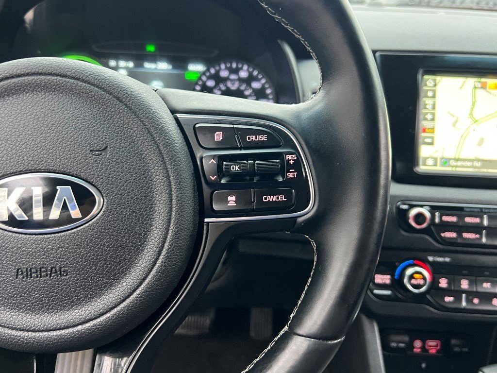 Used 2018 Kia Niro EX Premium image 25