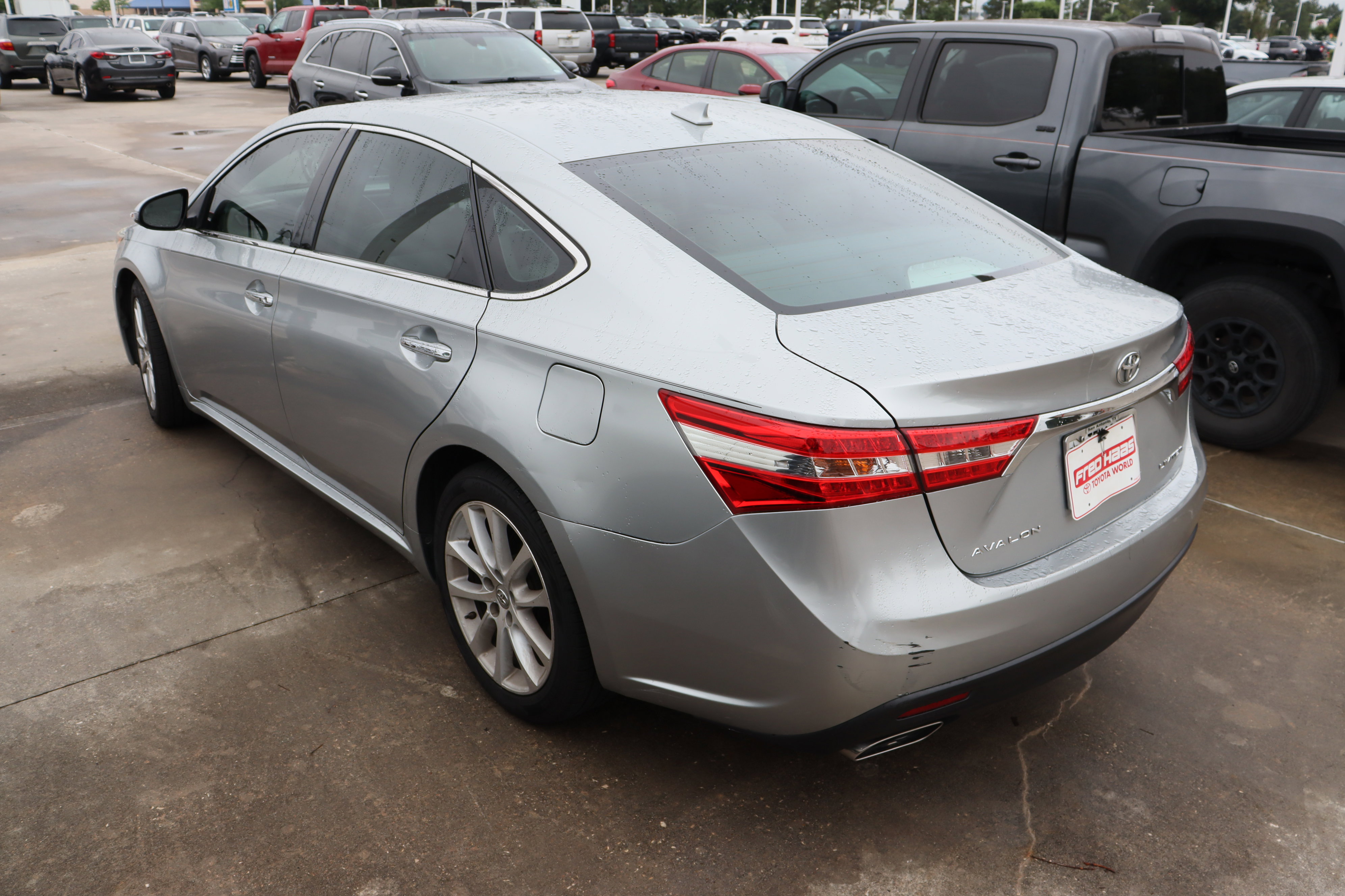 Used 2015 Toyota Avalon Limited w/ Technology Package FWD image 8