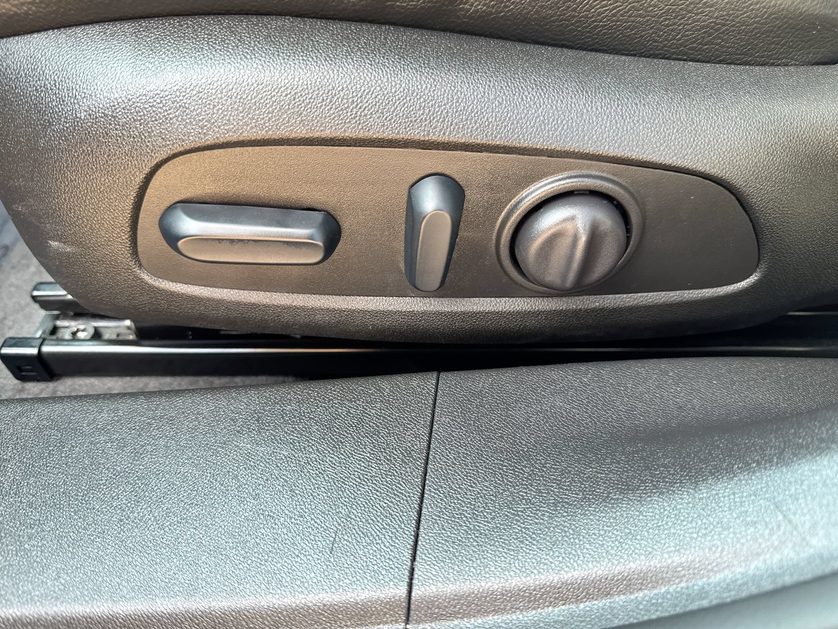Used 2025 Chevrolet Malibu LT FWD image 12