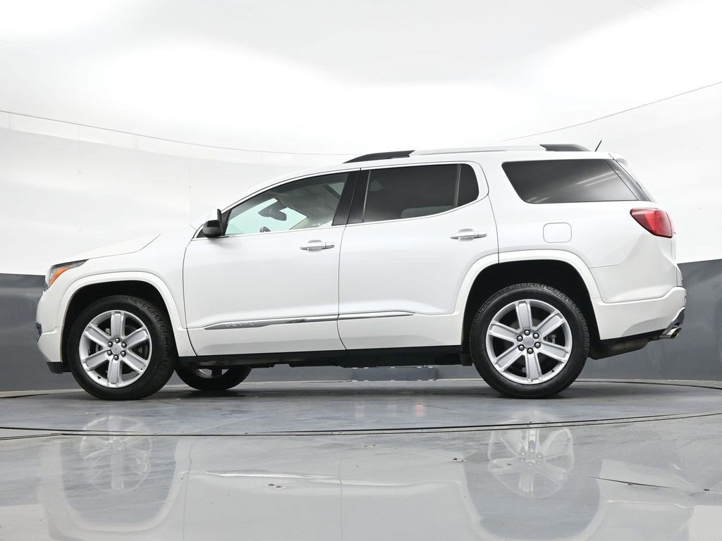 Used 2019 GMC Acadia Denali w/ Technology Package FWD image 31