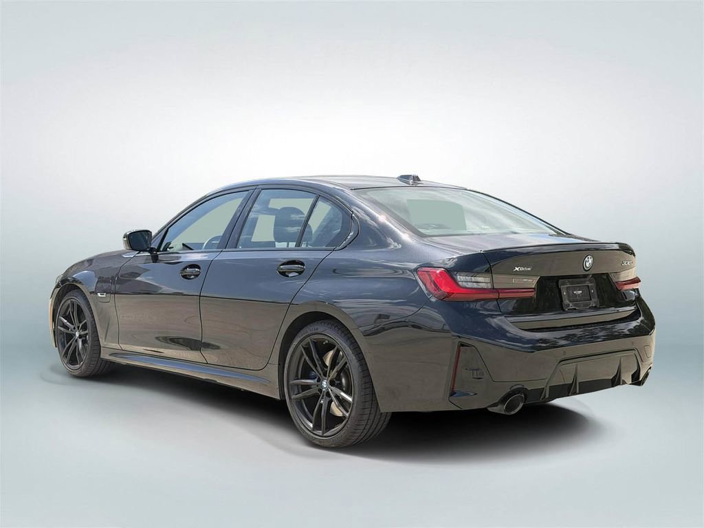 Used 2023 BMW 330e xDrive w/ M Sport Package AWD/4WD image 4