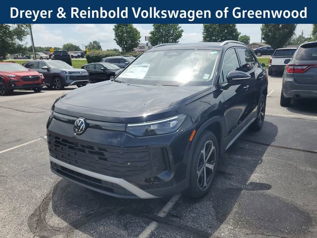 New 2025 Volkswagen Tiguan SE image 8