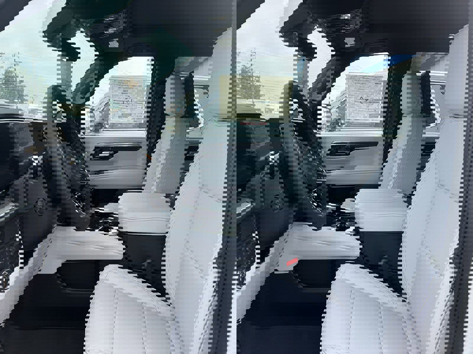 New 2025 Chevrolet Suburban Premier image 13