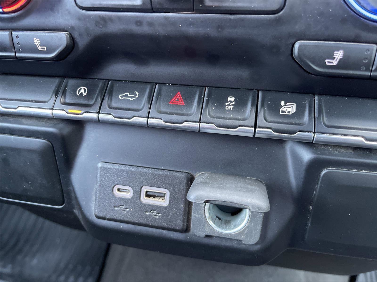 Used 2022 Chevrolet Silverado 1500 RST w/ LPO, Blackout Package image 29