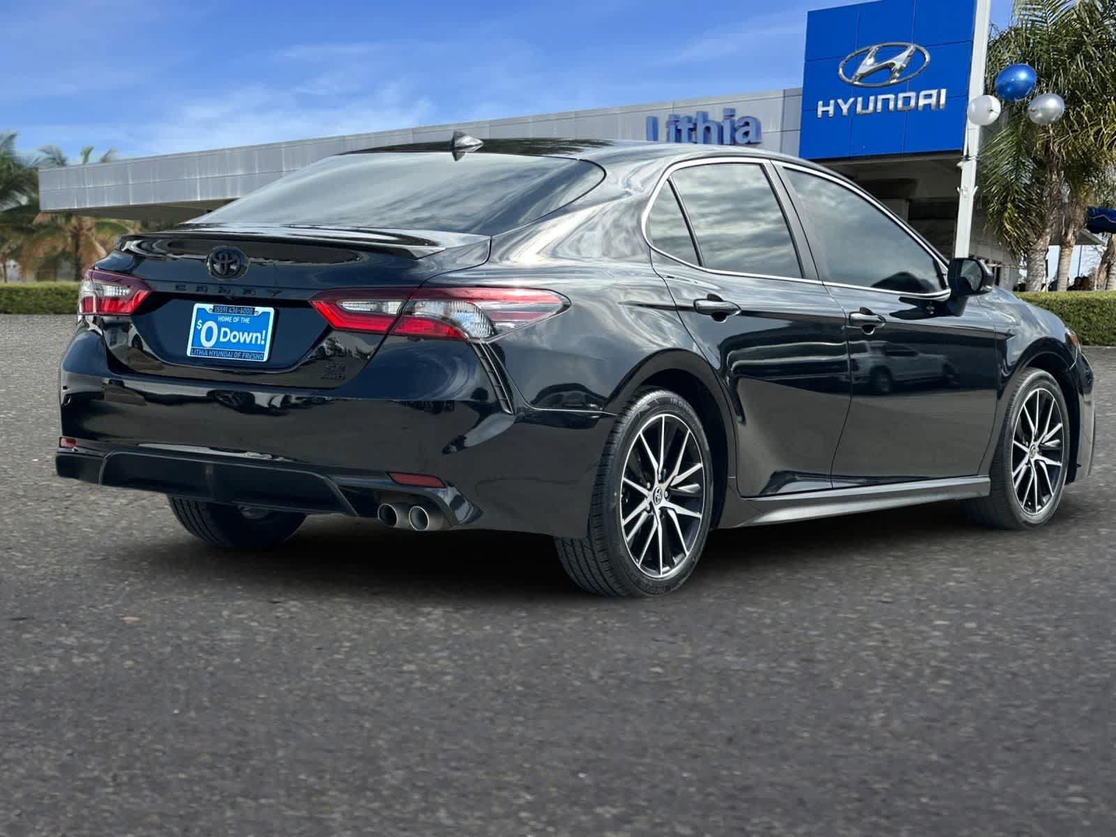 Used 2023 Toyota Camry SE w/ Cold Weather Package AWD/4WD image 3