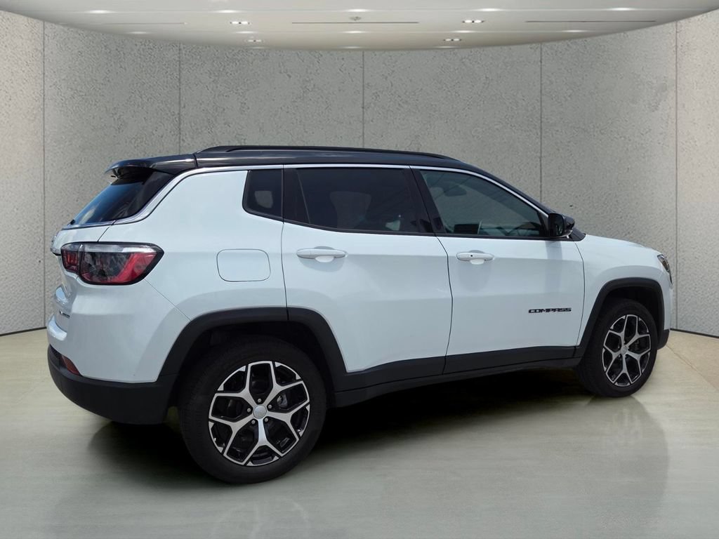 Used 2024 Jeep Compass Limited AWD/4WD image 3