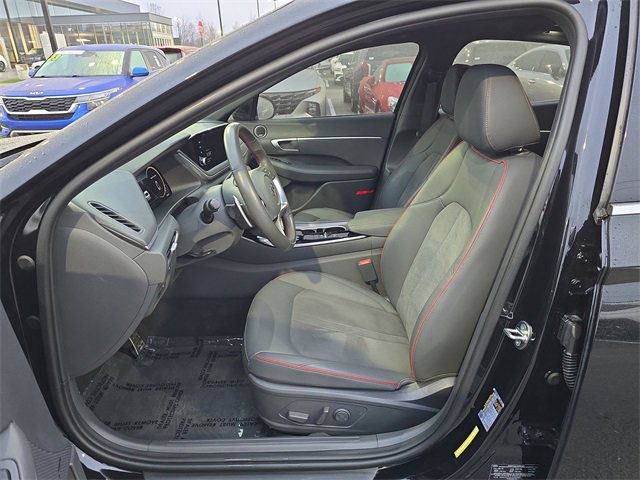 Used 2021 Hyundai Sonata SEL Plus w/ Tech Package image 11