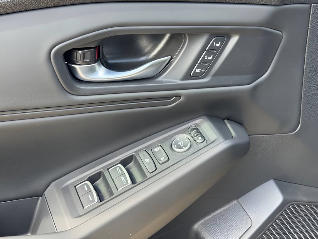 Used 2025 Honda Accord EX-L image 14