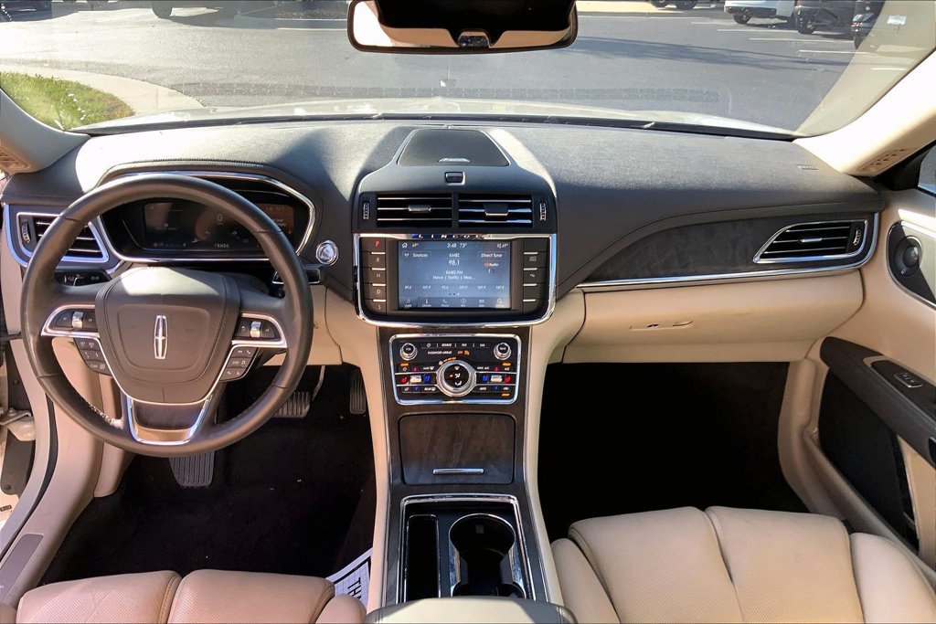 Used 2019 Lincoln Continental Select w/ Continental Climate Package FWD image 10
