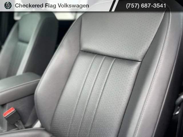 Used 2023 Volkswagen Tiguan SE R-Line FWD image 21