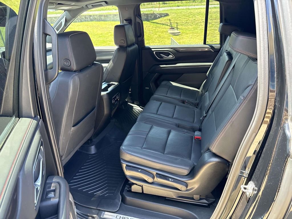 Used 2023 Chevrolet Suburban RST AWD/4WD image 10
