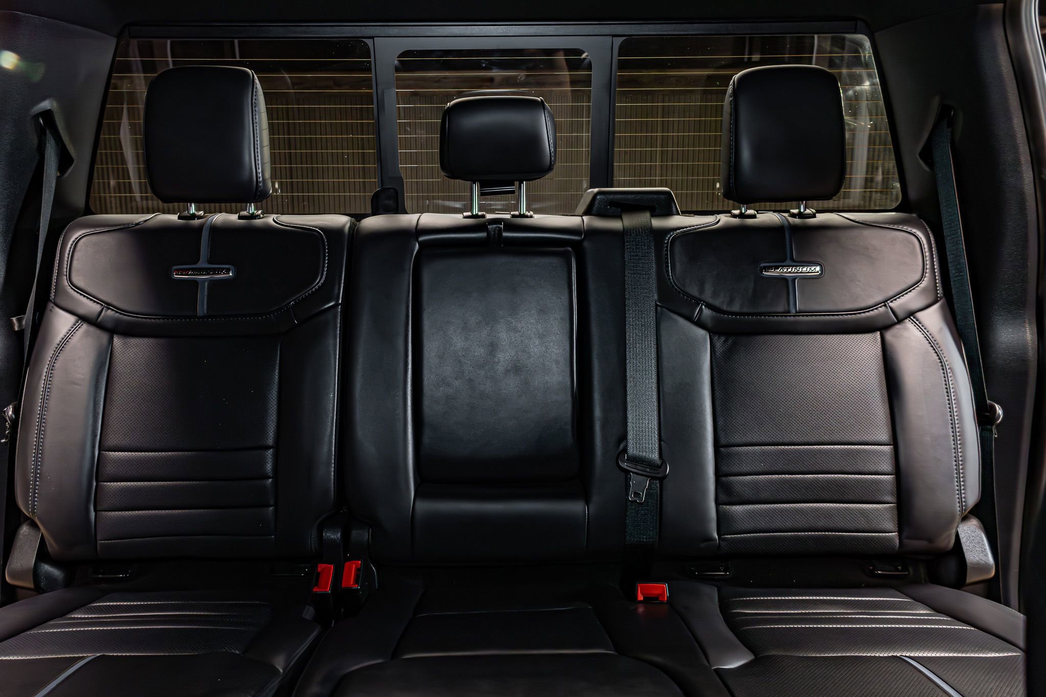 Used 2025 Ford F450 Platinum w/ FX4 Off-Road Package image 27