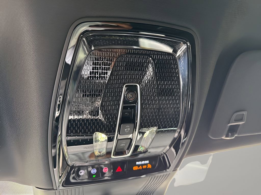 New 2026 Cadillac Vistiq Sport w/ LPO, Floor Liner Package image 31