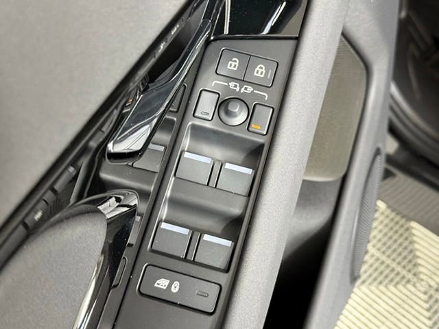 New 2026 Land Rover Range Rover Evoque Hoxton AWD/4WD image 28