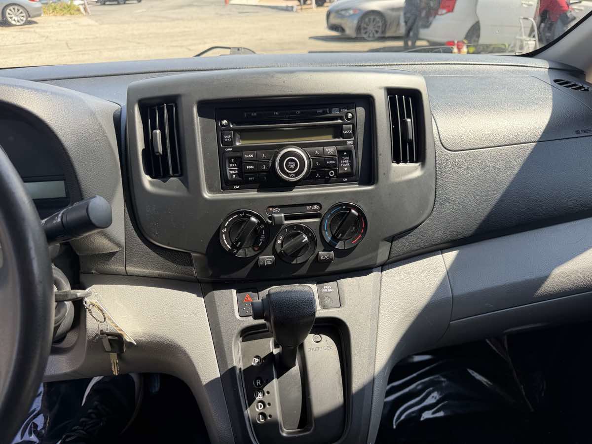 Used 2017 Chevrolet City Express LT image 11