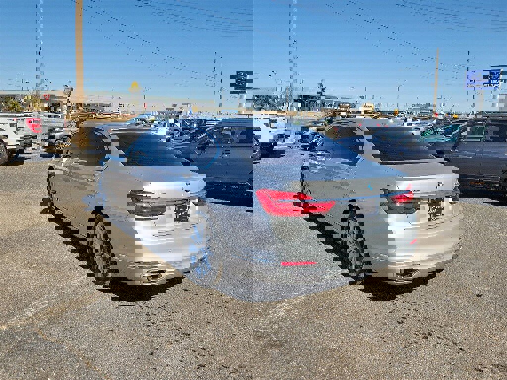 Used 2019 BMW 740i xDrive w/ Executive Package image 5