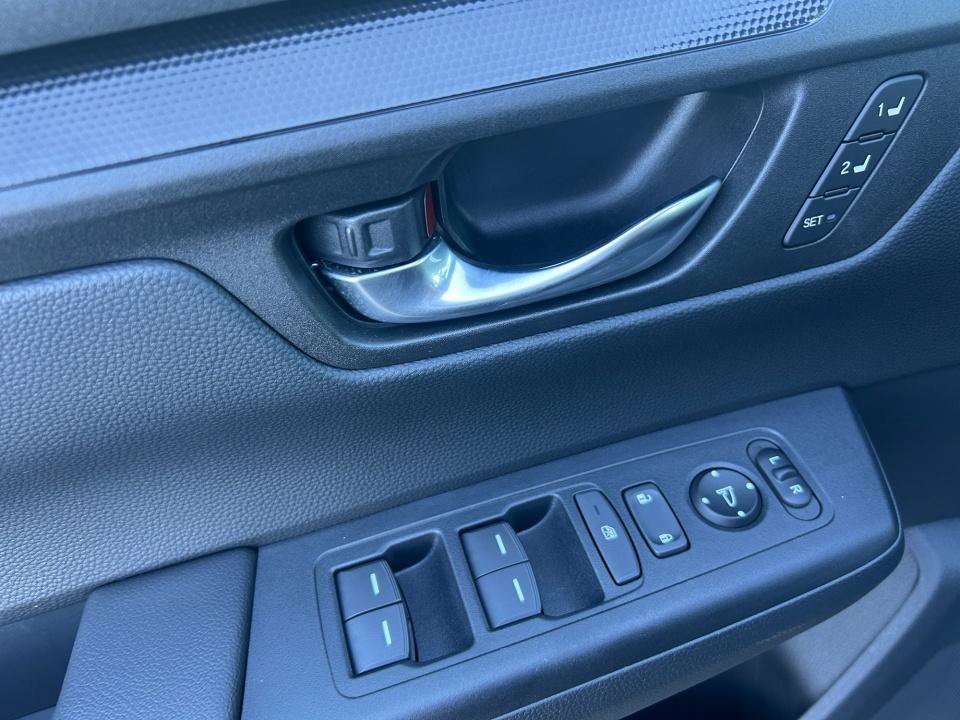 Certified 2025 Honda CR-V Sport-L image 32