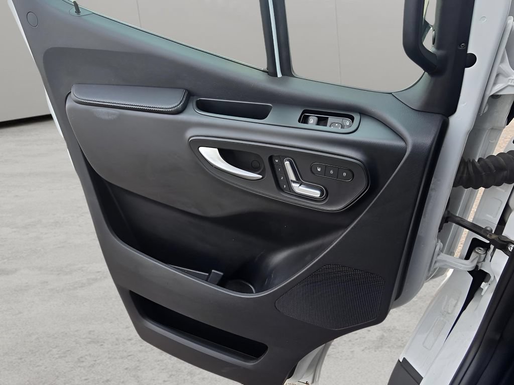 Used 2022 Mercedes-Benz Sprinter 3500 w/ Parking Package image 27