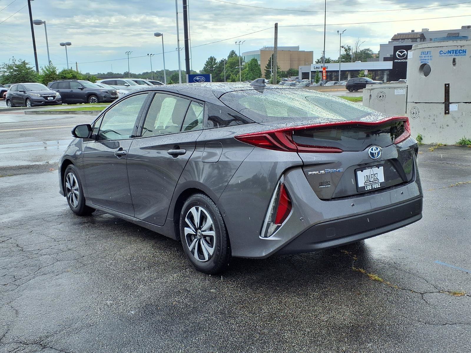 Used 2017 Toyota Prius Prime Advanced w/ Carpet Mat Package FWD image 2