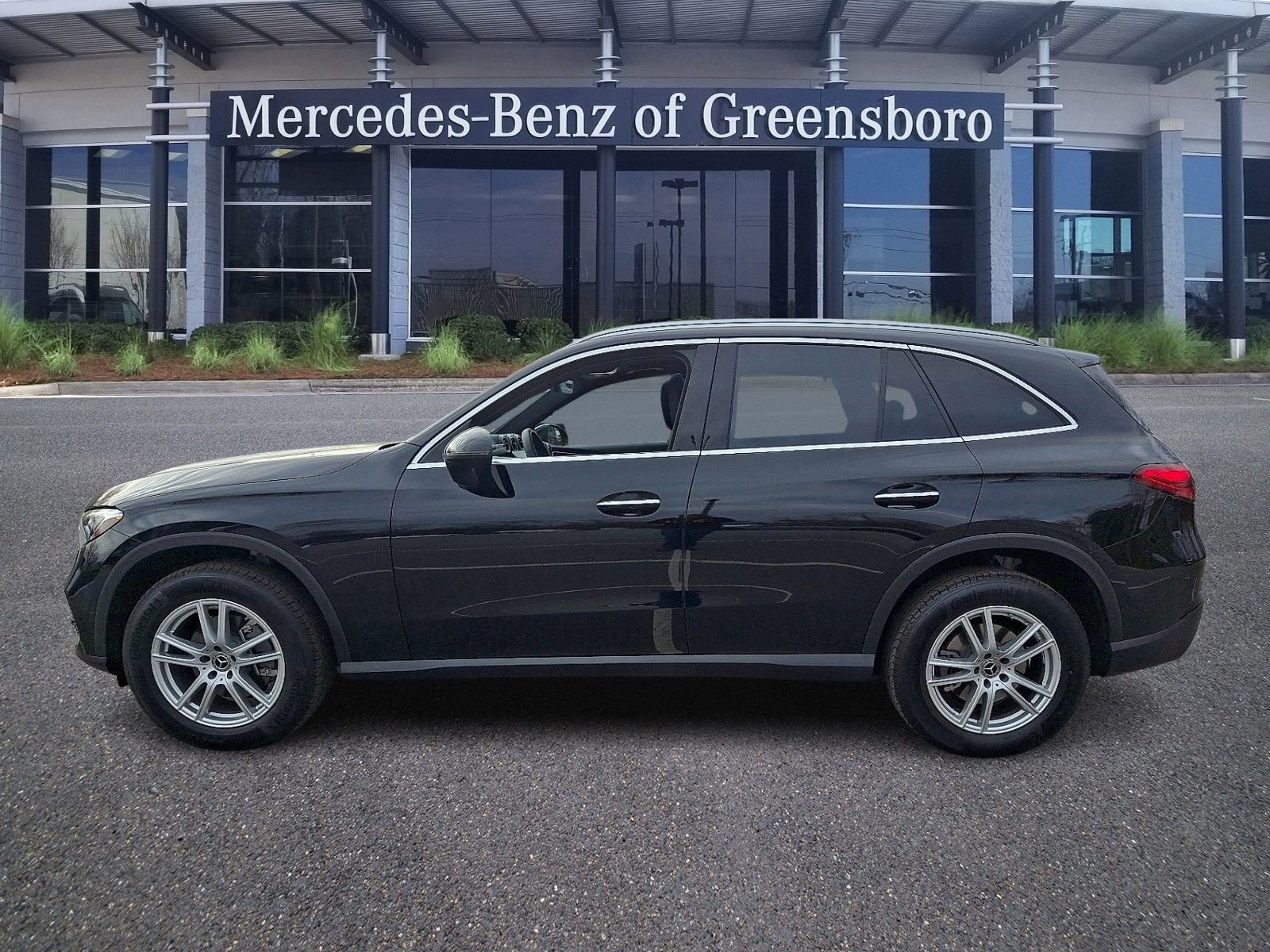 Certified 2025 Mercedes-Benz GLC 300 4MATIC image 7