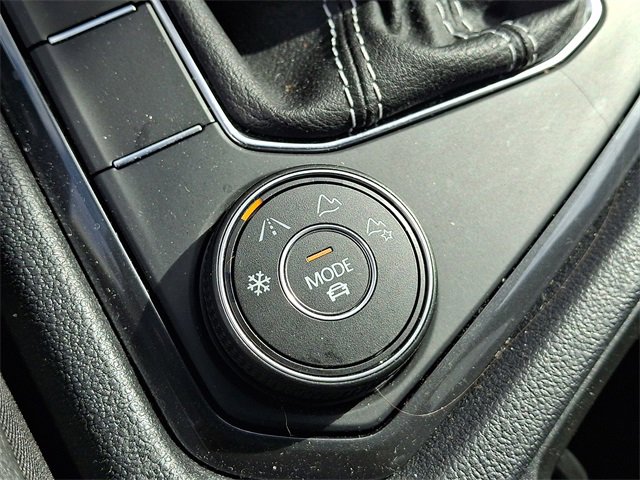 Used 2022 Volkswagen Tiguan SE image 25