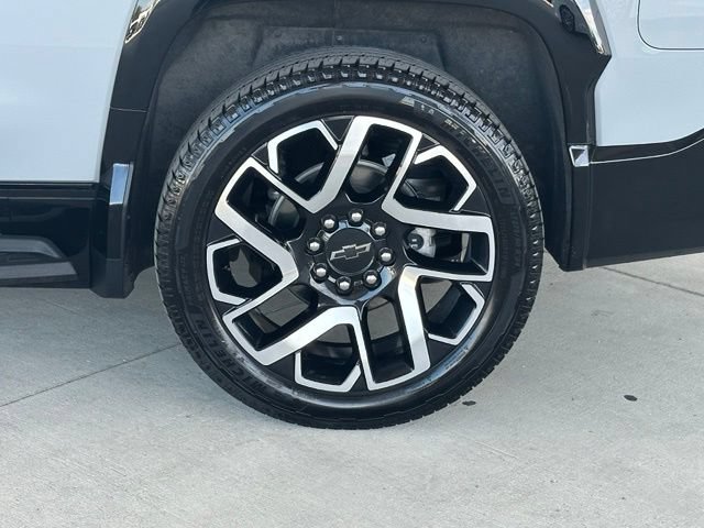 Used 2025 Chevrolet Silverado EV RST AWD/4WD image 16