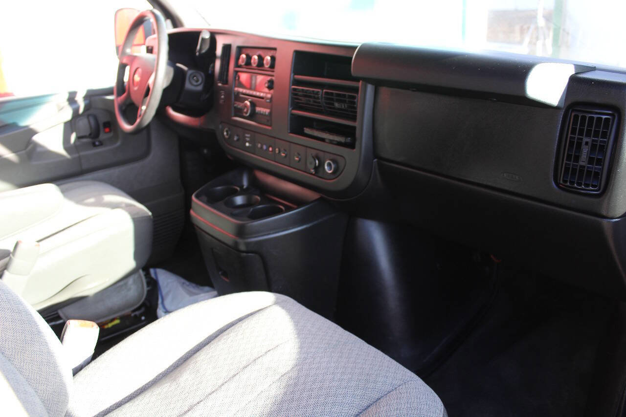 Used 2011 Chevrolet Express 3500 LT w/ LT Preferred Equipment Group image 18