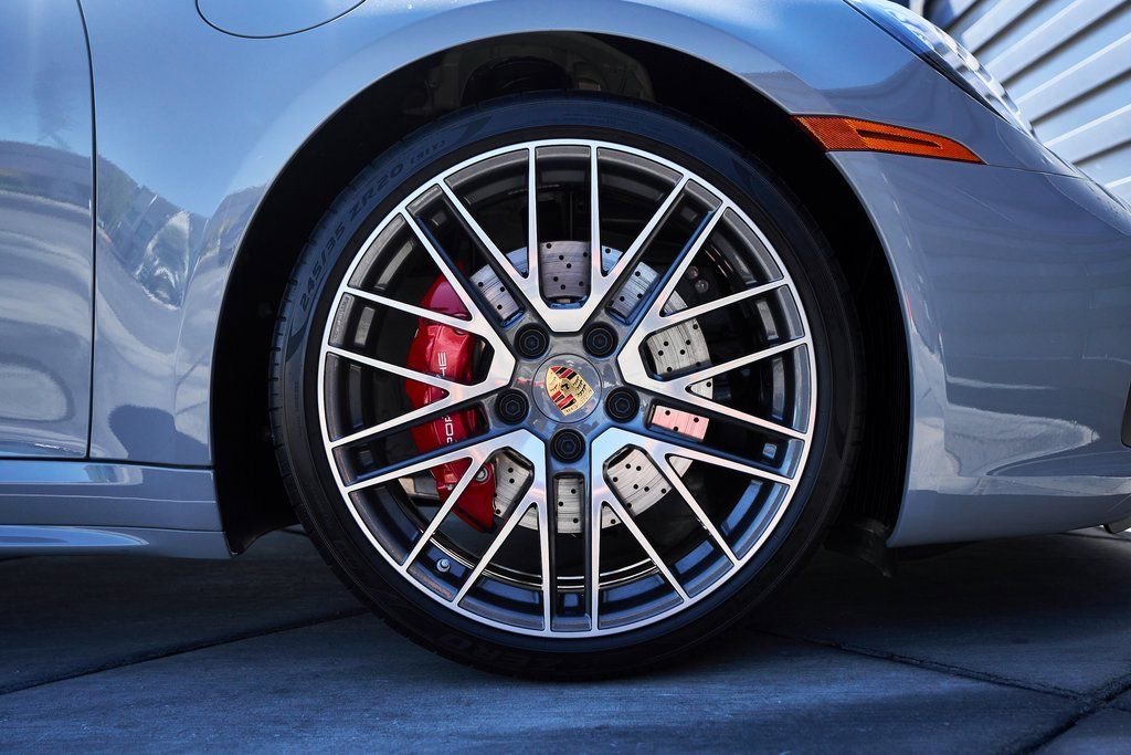 Used 2024 Porsche 911 Carrera 4S w/ Premium Package image 19