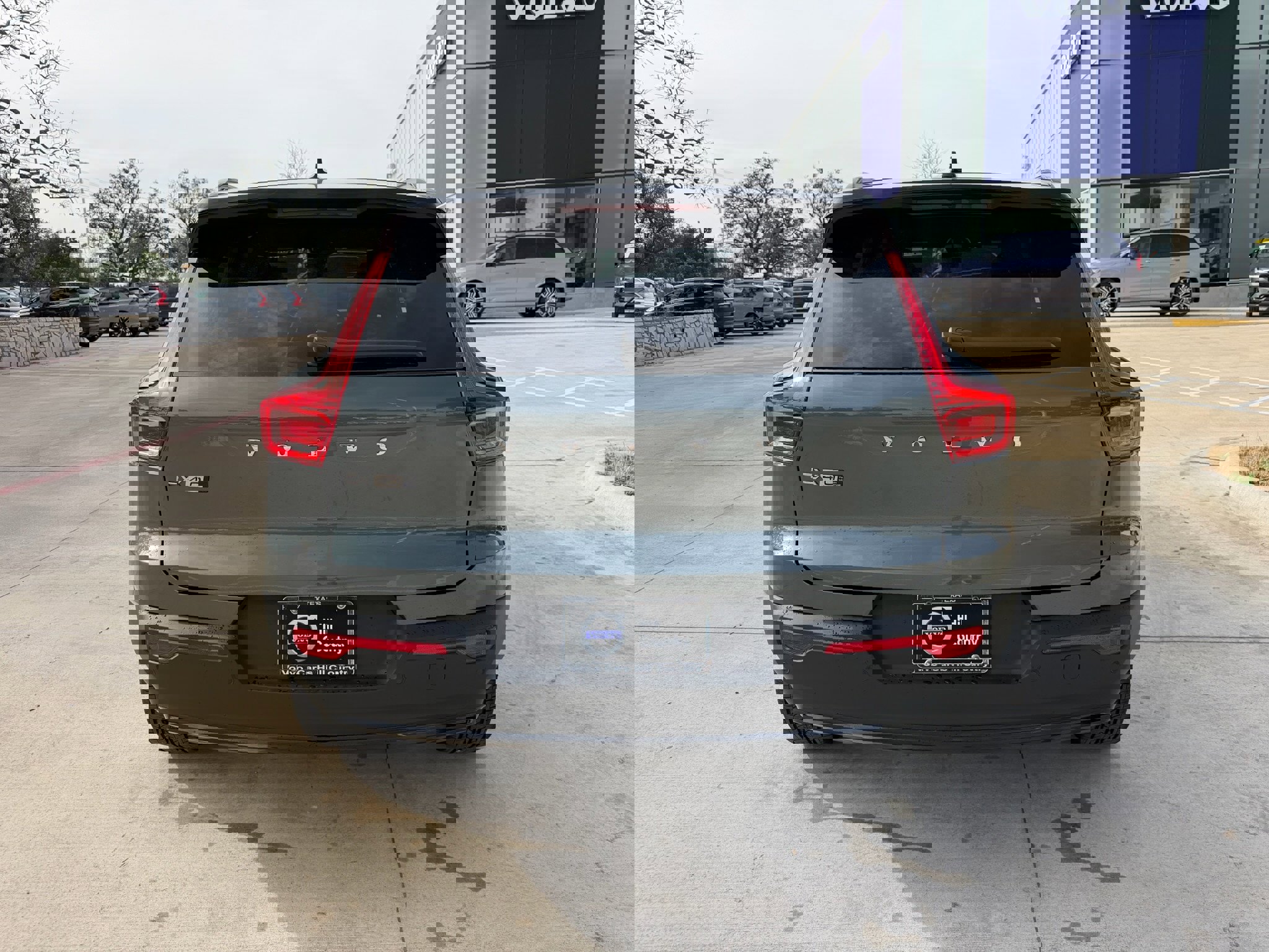 New 2026 Volvo EX40 Plus w/ Protection Package Premier image 5