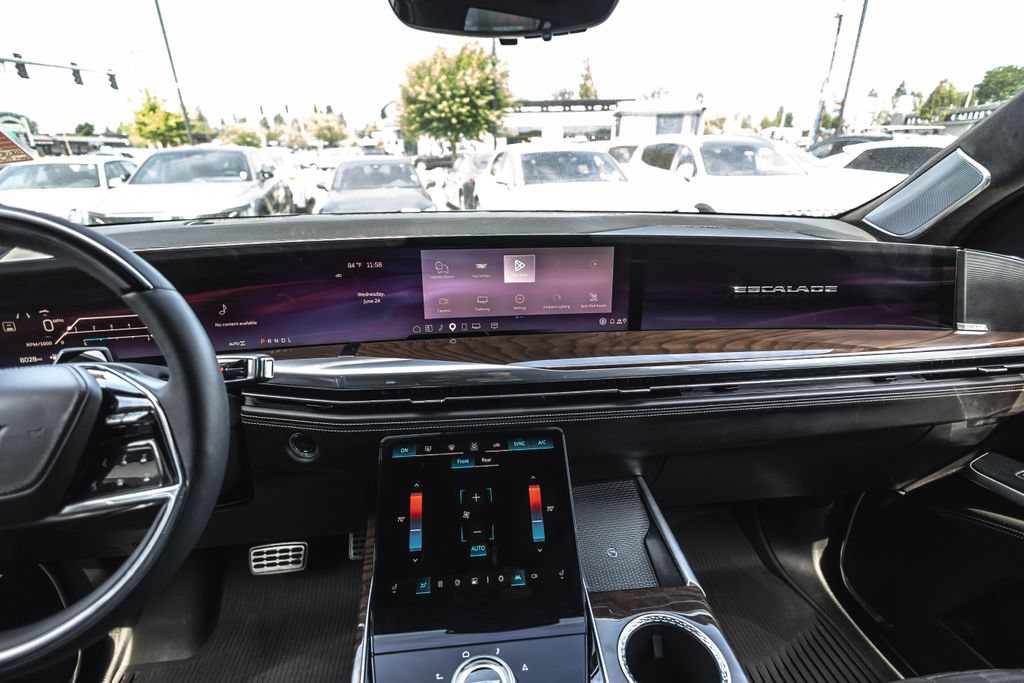 Used 2025 Cadillac Escalade Sport Platinum w/ LPO, Floor Liner Package AWD/4WD image 24