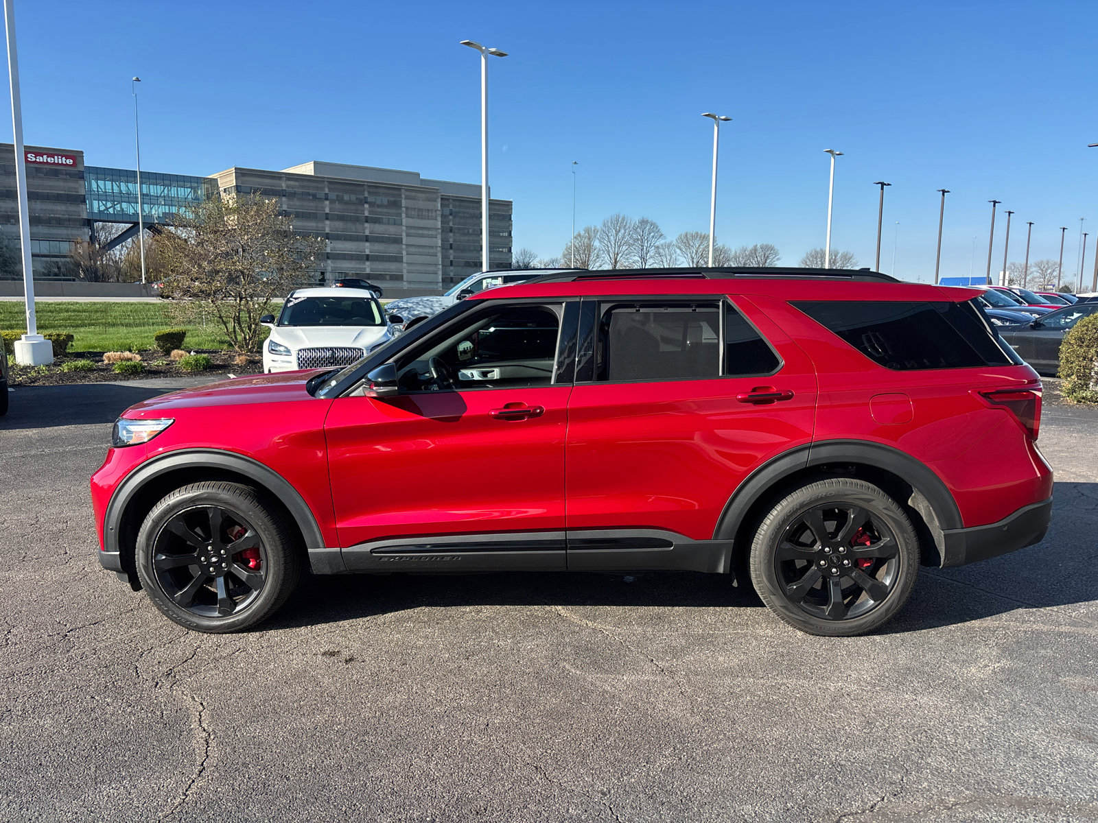 Used 2023 Ford Explorer ST w/ Equipment Group 401A image 4