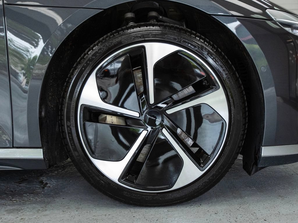 Used 2024 Lucid Air Touring AWD/4WD image 3