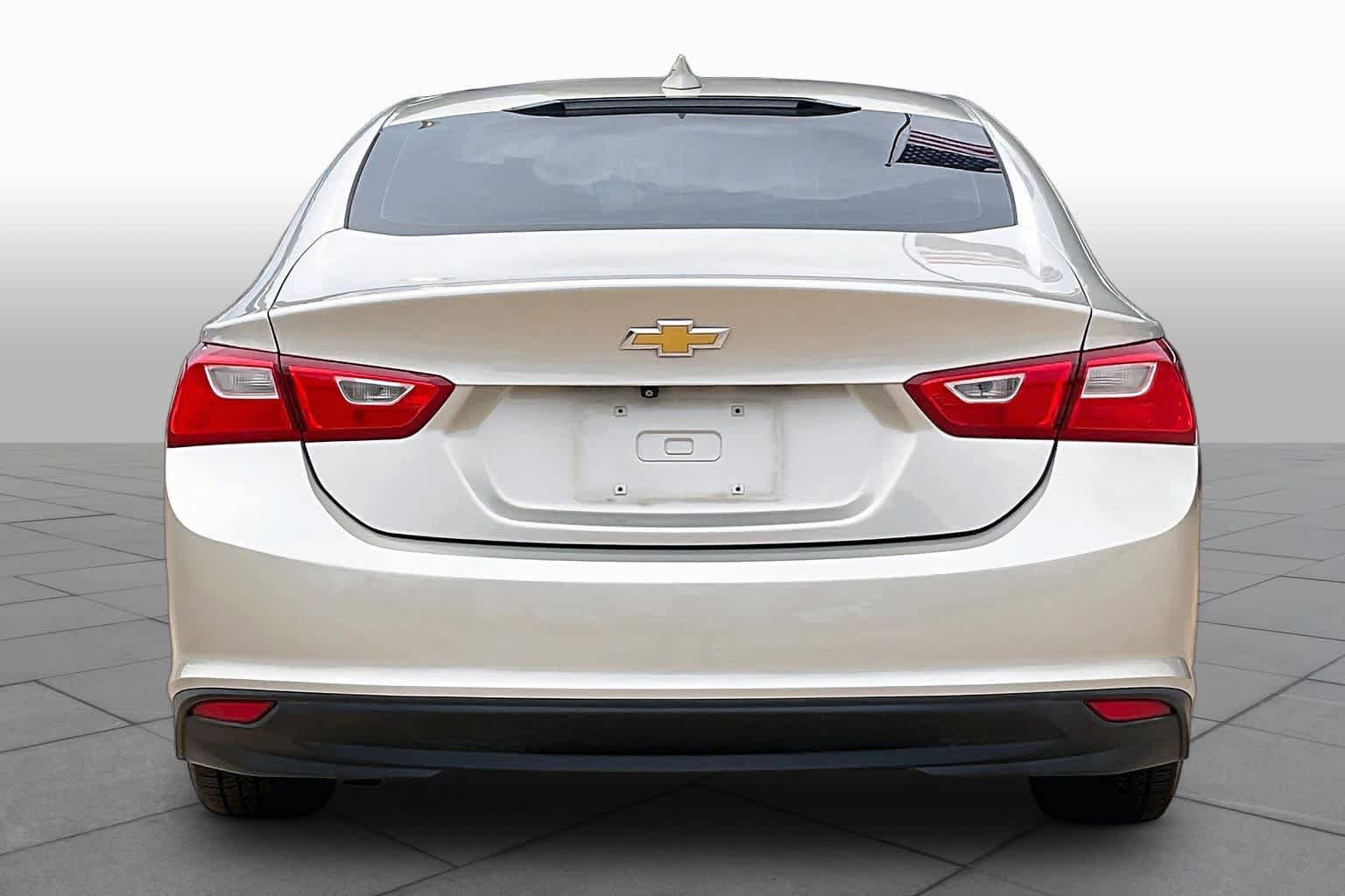 Used 2016 Chevrolet Malibu LT FWD image 5