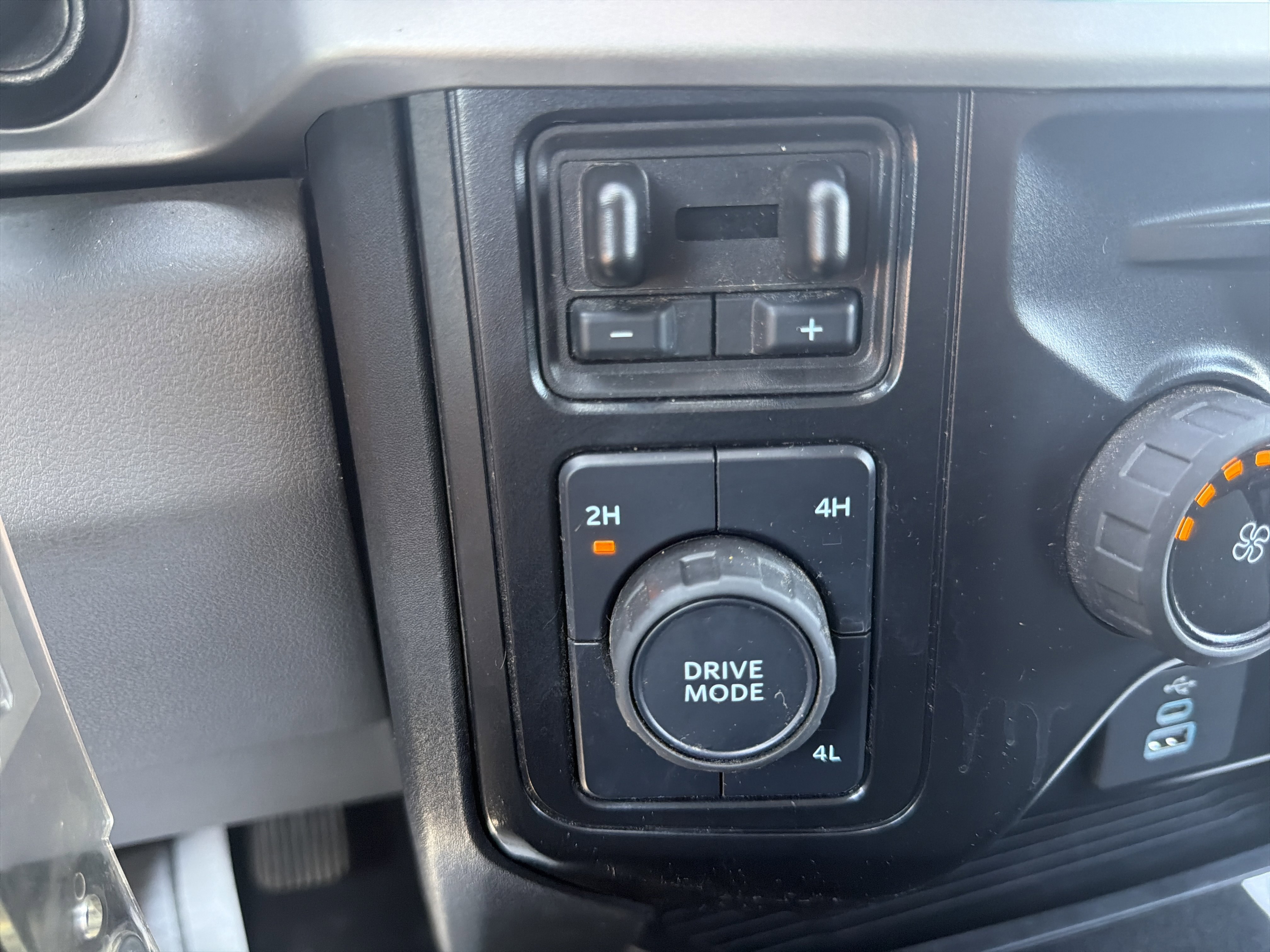Used 2025 Ford F250 XLT AWD/4WD image 27