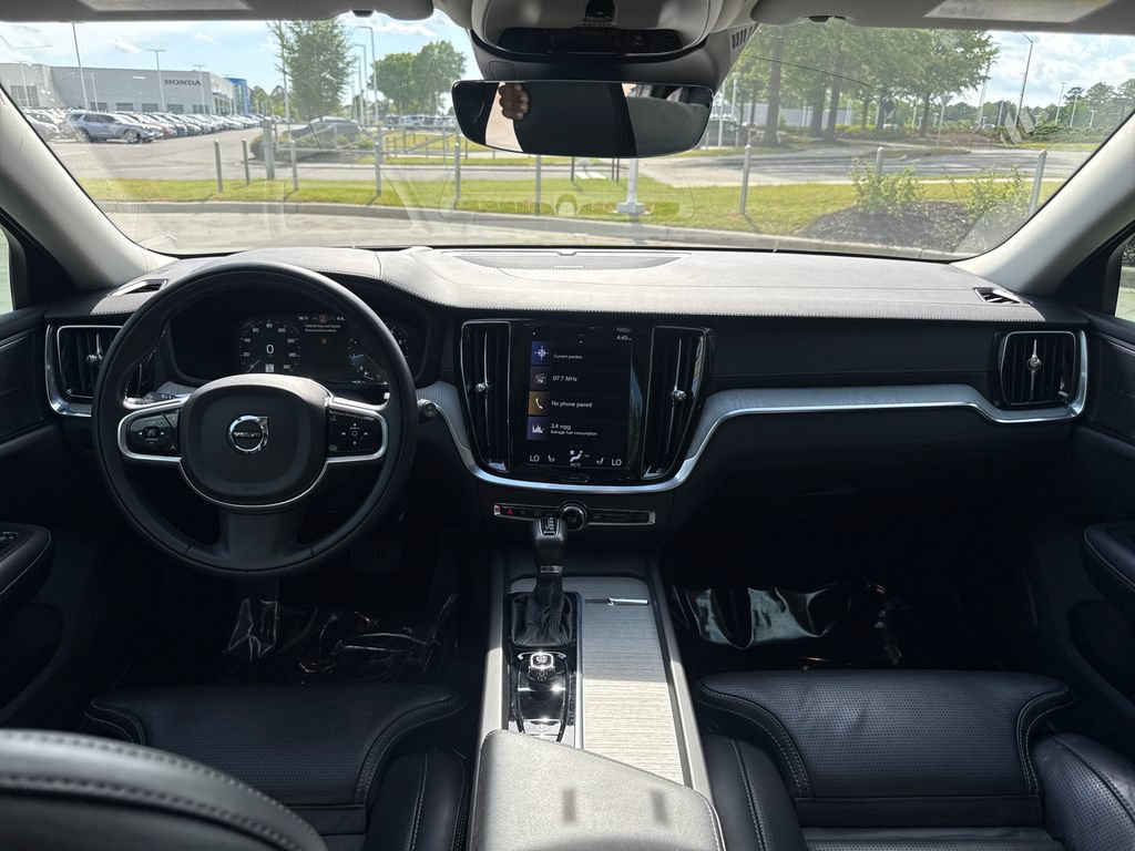 Used 2022 Volvo V60 T5 Cross Country w/ Lounge Package AWD/4WD image 16